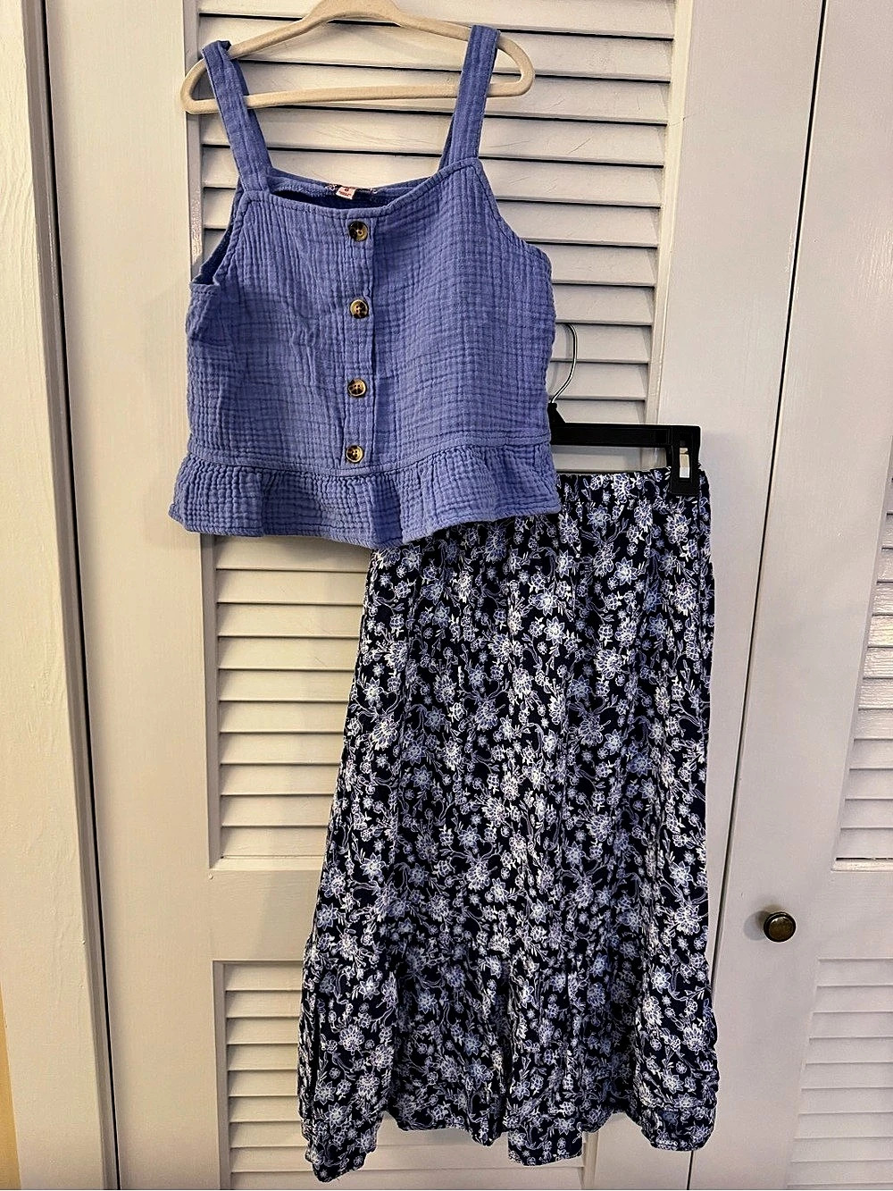 Paisley Lane Matching Floral Midi Skirt Set Blue & White Size 8 Like New